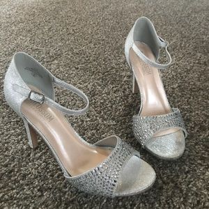 Silver Sparkle heels by De Blossom